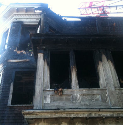 Mt. Ida Rd. three-decker. Photo by BFD.
