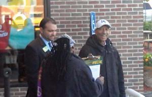 Arroyo gets signatures in Fields Corner