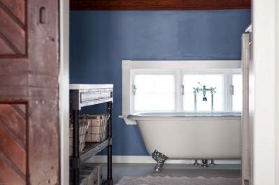 Inside a re-purposed carriage house: Photo by Lianne Ames