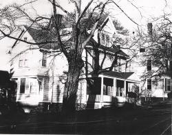 An early picture of the Carruth Street house