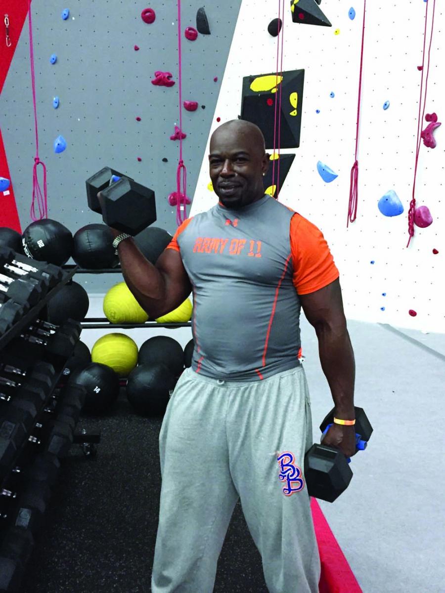 p6-7 Phoenix -Eddie Bailey dumbbells REP 38-18.jpg