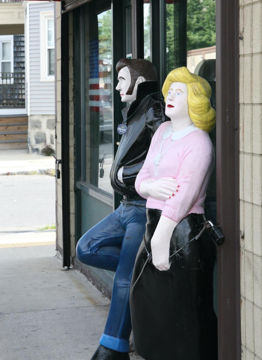 BostonGlassStatues2.JPG
