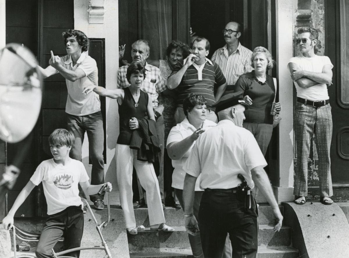 5048_GET_459309064_South-Boston-Protesters_9-12-1974.jpg