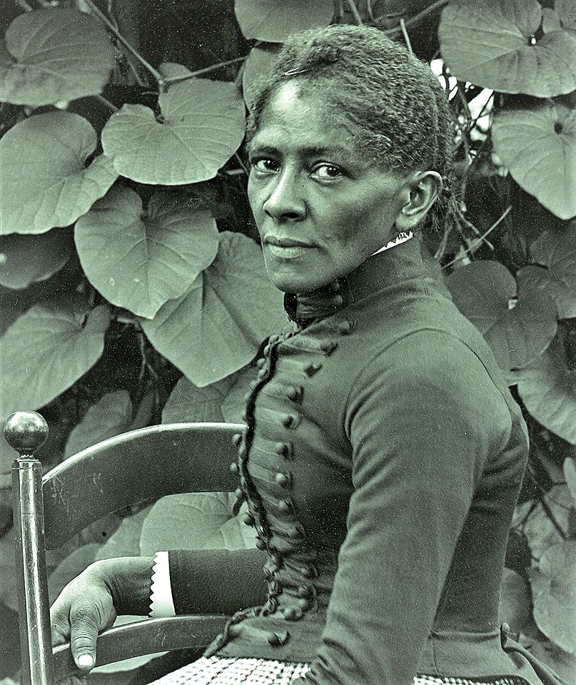 Susie Taylor later.png
